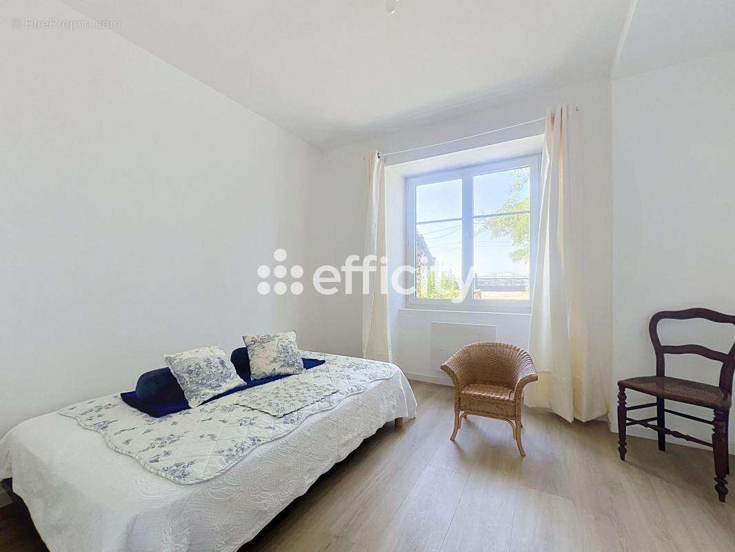 Maison 107 m² à Restigne  - photo 6
