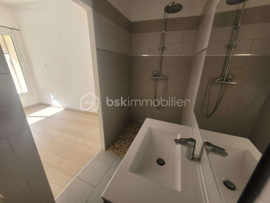 Maison avec terrasse et balcon au cœur de Marguerittes - Calme et confort à votre portée ! - photo 13
