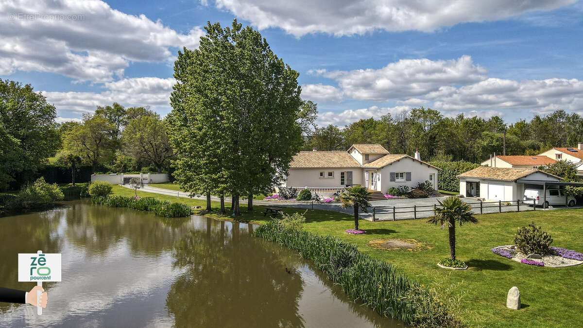 Maison à LES CLOUZEAUX
