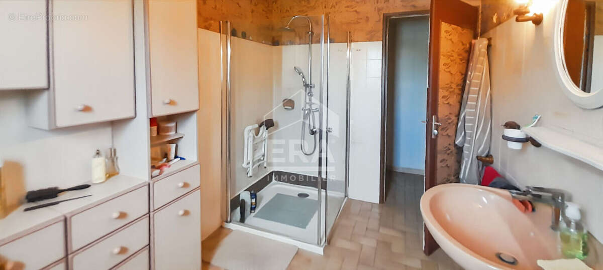Maison 168m² à saint-étienne-du-grès - photo 12