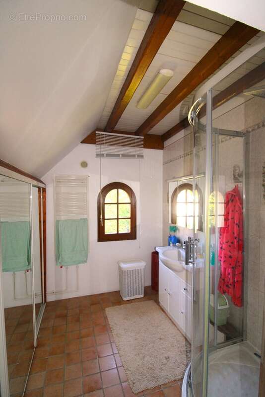 Maison à MANDRES-LES-ROSES