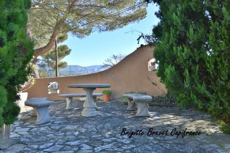 Maison à LA DESTROUSSE