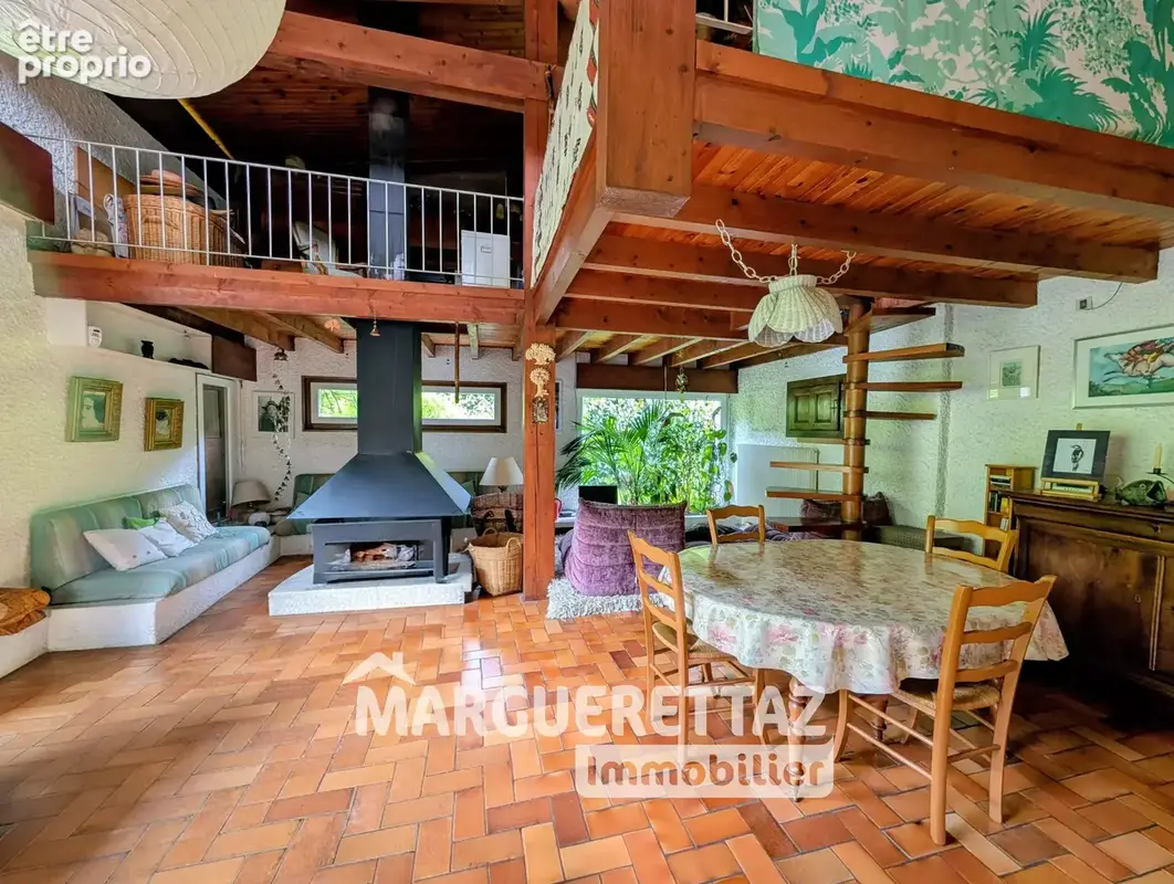 Maison de 115m² avec dépendances et garages - 2400m² terrain - St Jeoire - photo 3