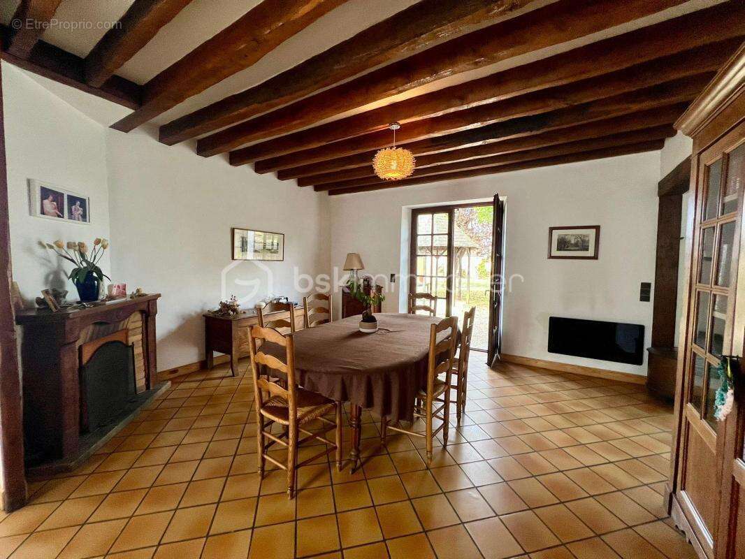 Maison à PUSSAY