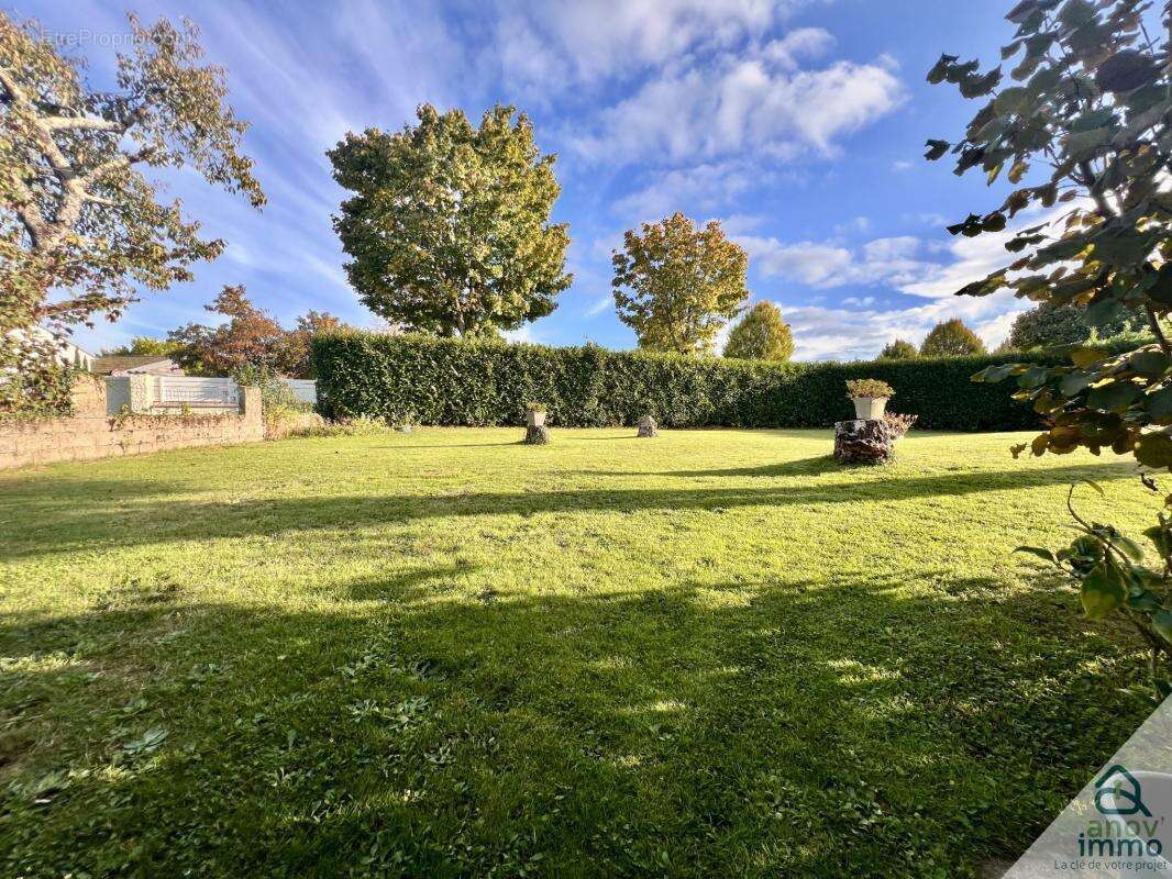 Maison à FONTAINE-LE-COMTE
