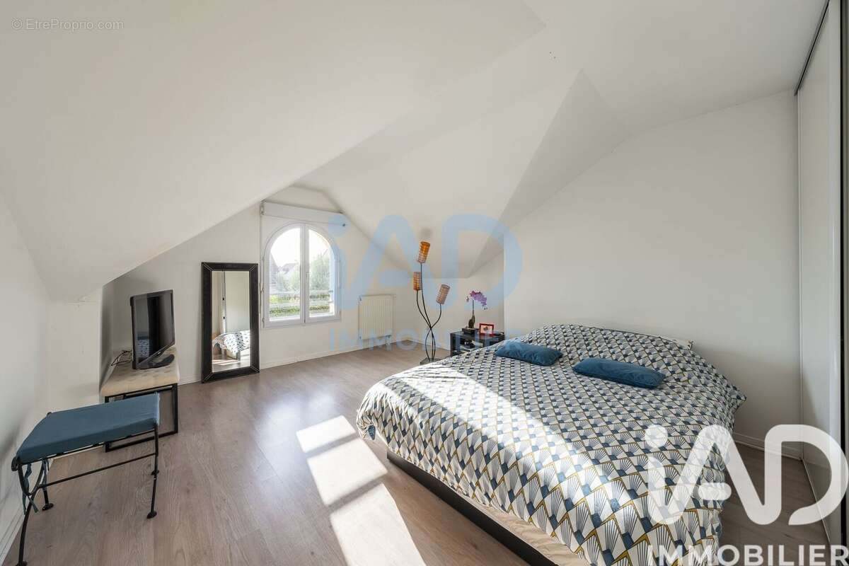 Photo 8 - Maison à MOISSY-CRAMAYEL