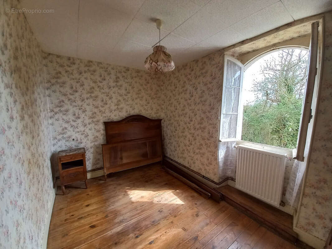 Maison à MONTESQUIOU