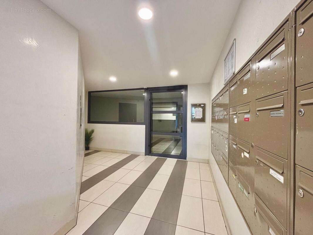 Appartement À Vendre - photo 11