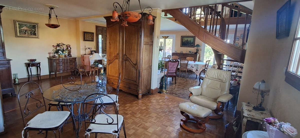 Maison à VIVIER-AU-COURT