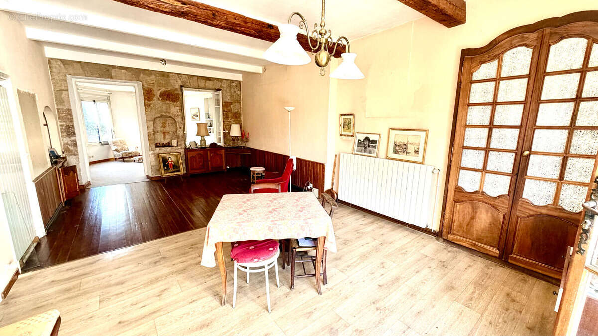 Maison à PERNES-LES-FONTAINES