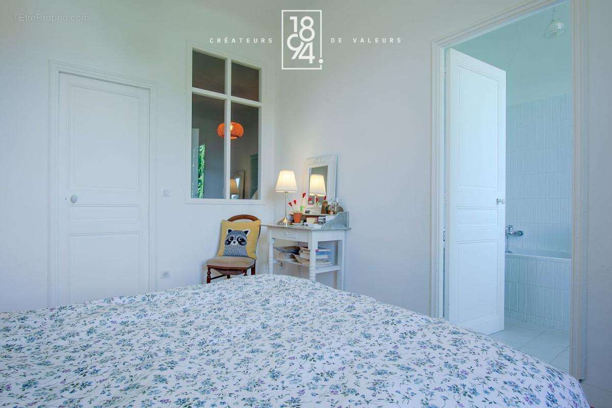 Maison T4 à vendre Saint-Victoret Pas des Lanciers (13730)  130 m²  Dépendance I Piscine I Jardin - photo 13
