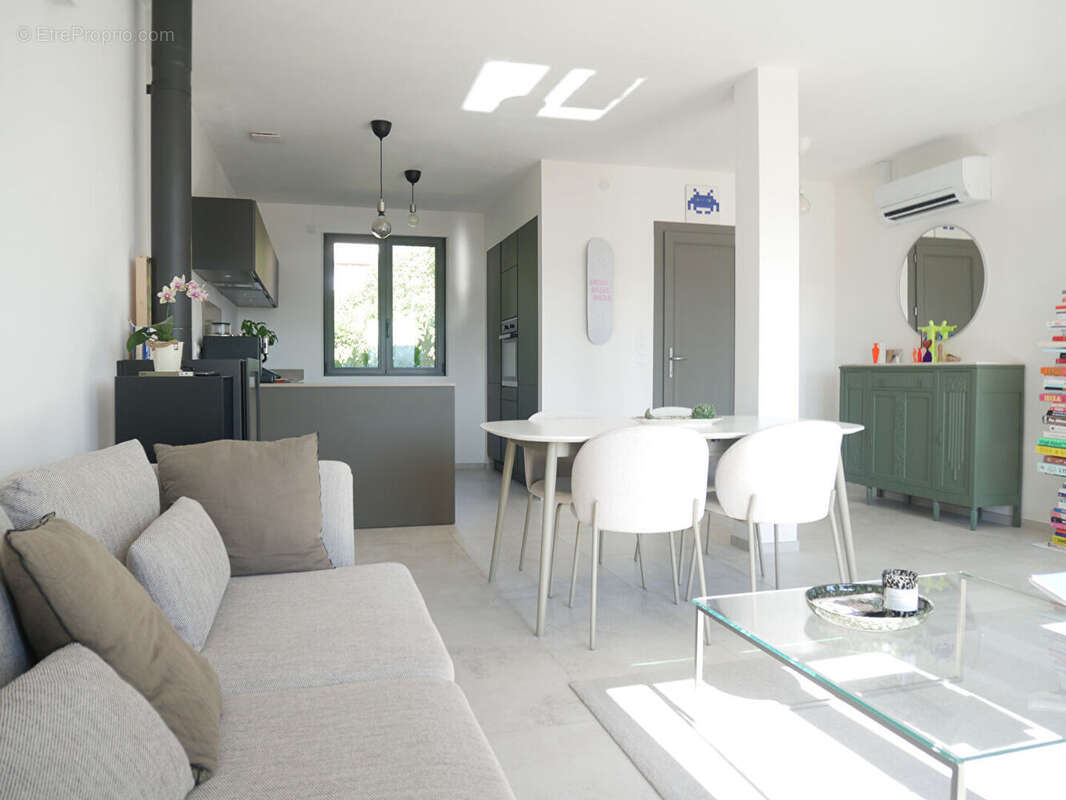 Appartement à VENELLES