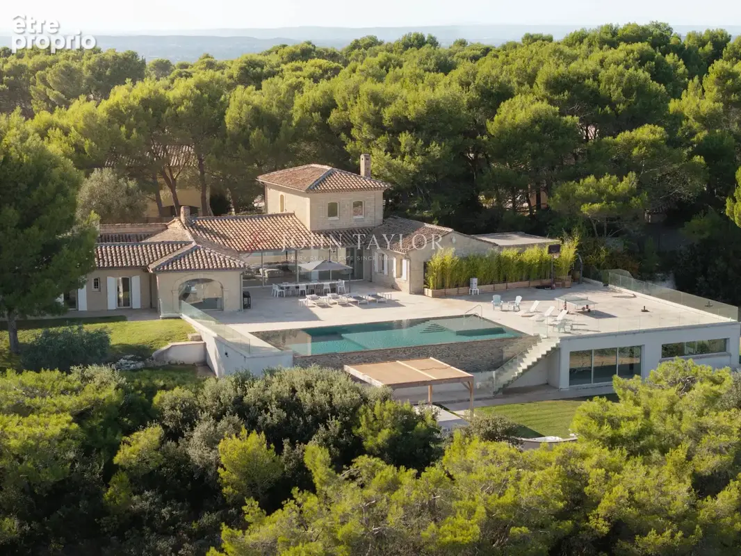 Propriété de caractère avec panorama du mont Ventoux aux Alpilles, à proximité de L’Isle-sur-la-Sorgue - photo 1