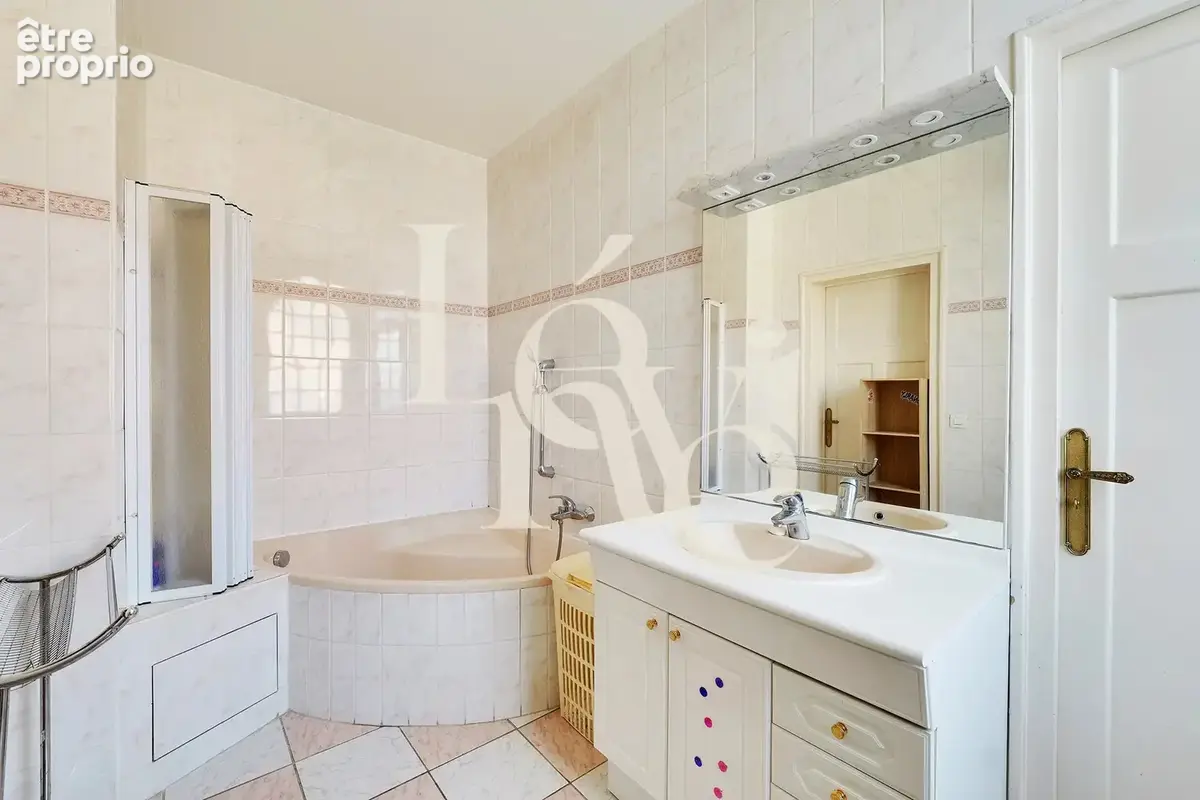Maison de famille - 458m2 - photo 13