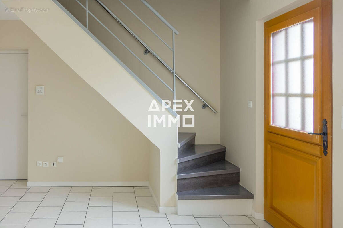 Maison à FLEURY-LES-AUBRAIS