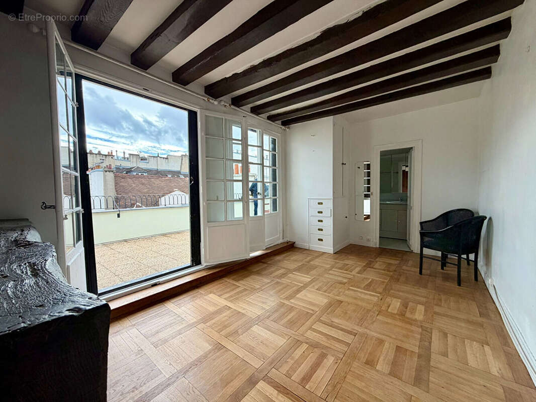 Appartement à PARIS-4E