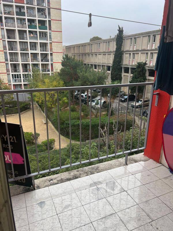 Appartement à MARSEILLE-3E