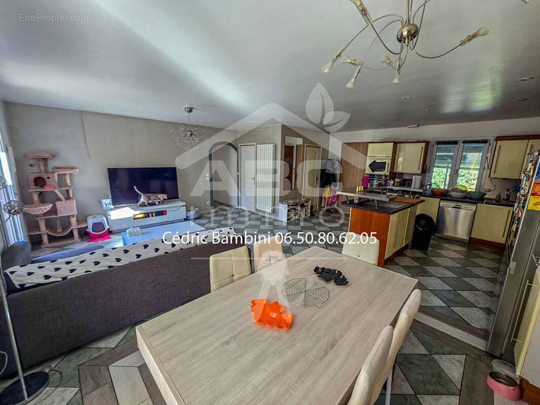 Maison à SAINT-MAXIMIN-LA-SAINTE-BAUME