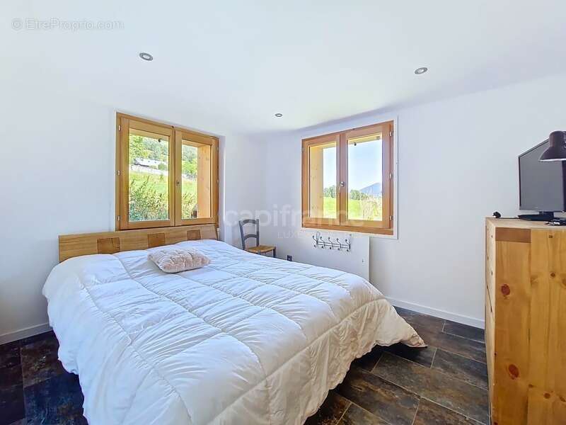 Chalet à vendre 5 pièces LES CONTAMINES MONTJOIE (74) - photo 9