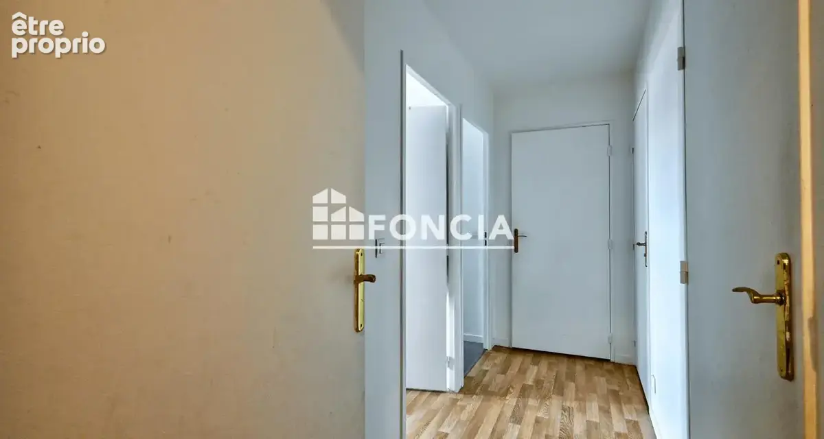 À VENDRE – Appartement 3 pièces en plein centre de Pontoise, au pied de la gare - photo 6