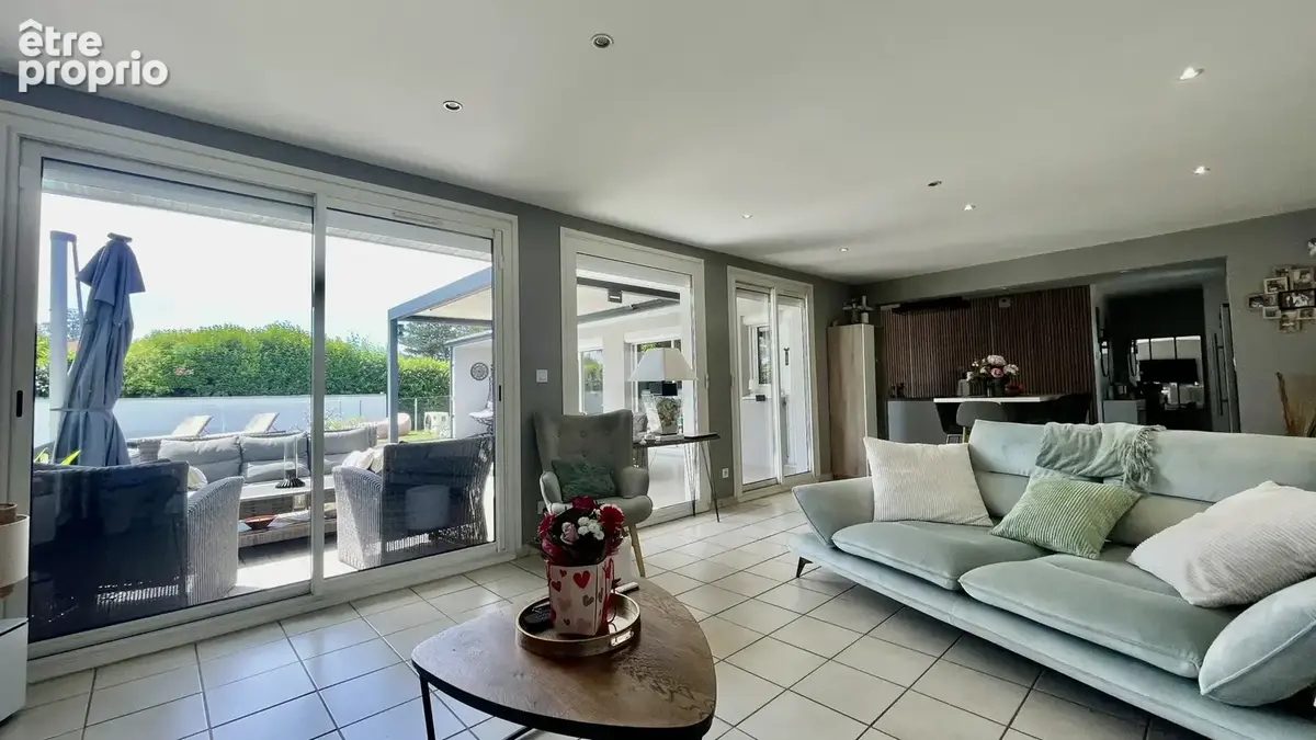 Superbe Villa familiale avec piscine, jardin paysagé et terrain de pétanque / visite virtuelle. - photo 10