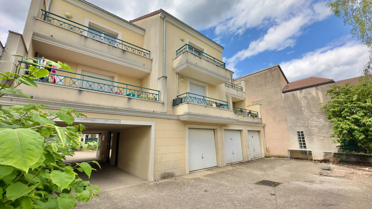 Appartement à SAVIGNY-SUR-ORGE