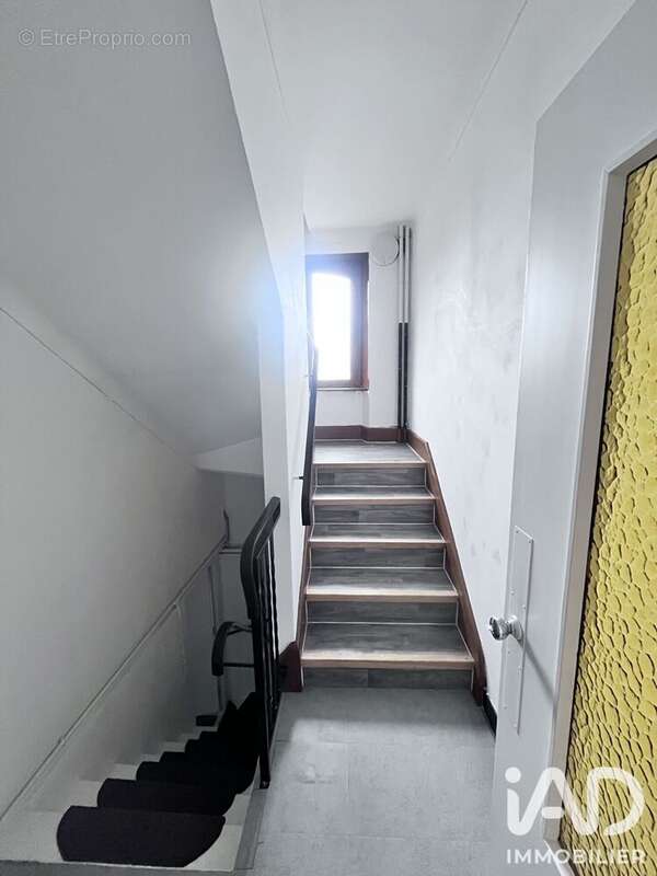 Maison 136 m² à Cons-La-Grandville  - photo 7