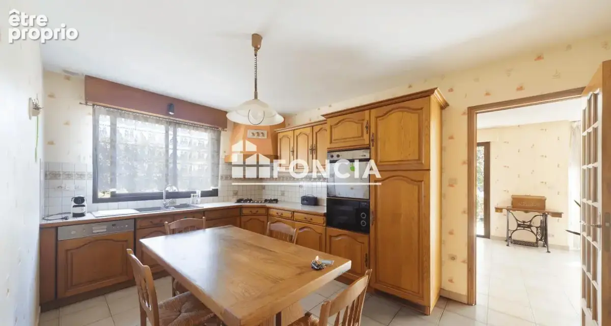 Oloron-Sainte-Marie (64400) – Maison atypique 170 m², DPE C, jardin clos 1000 m² - photo 5