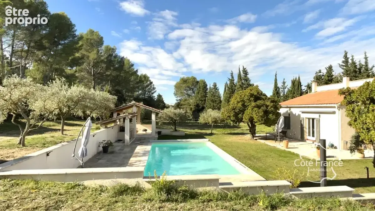 Maison à EYRAGUES