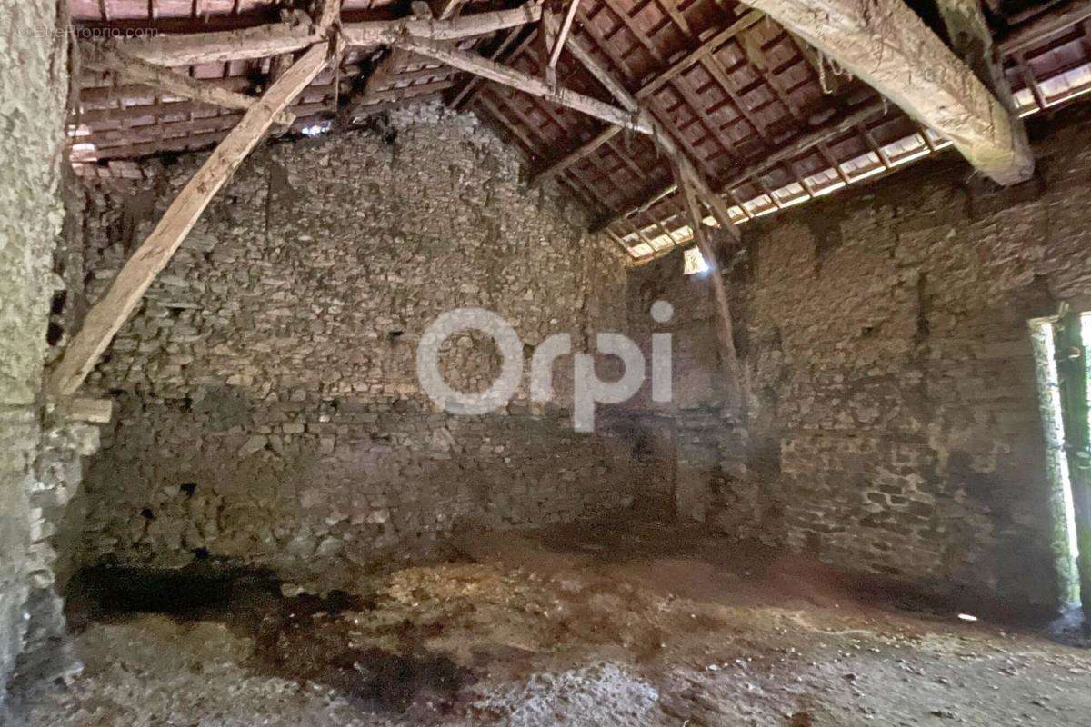 Maison à SAINT-MARTIN-TERRESSUS