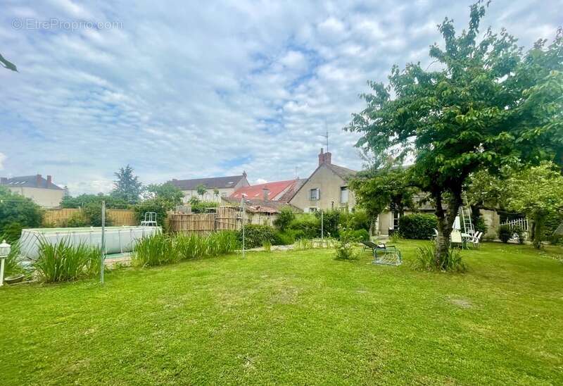 Maison à MORNAY-SUR-ALLIER