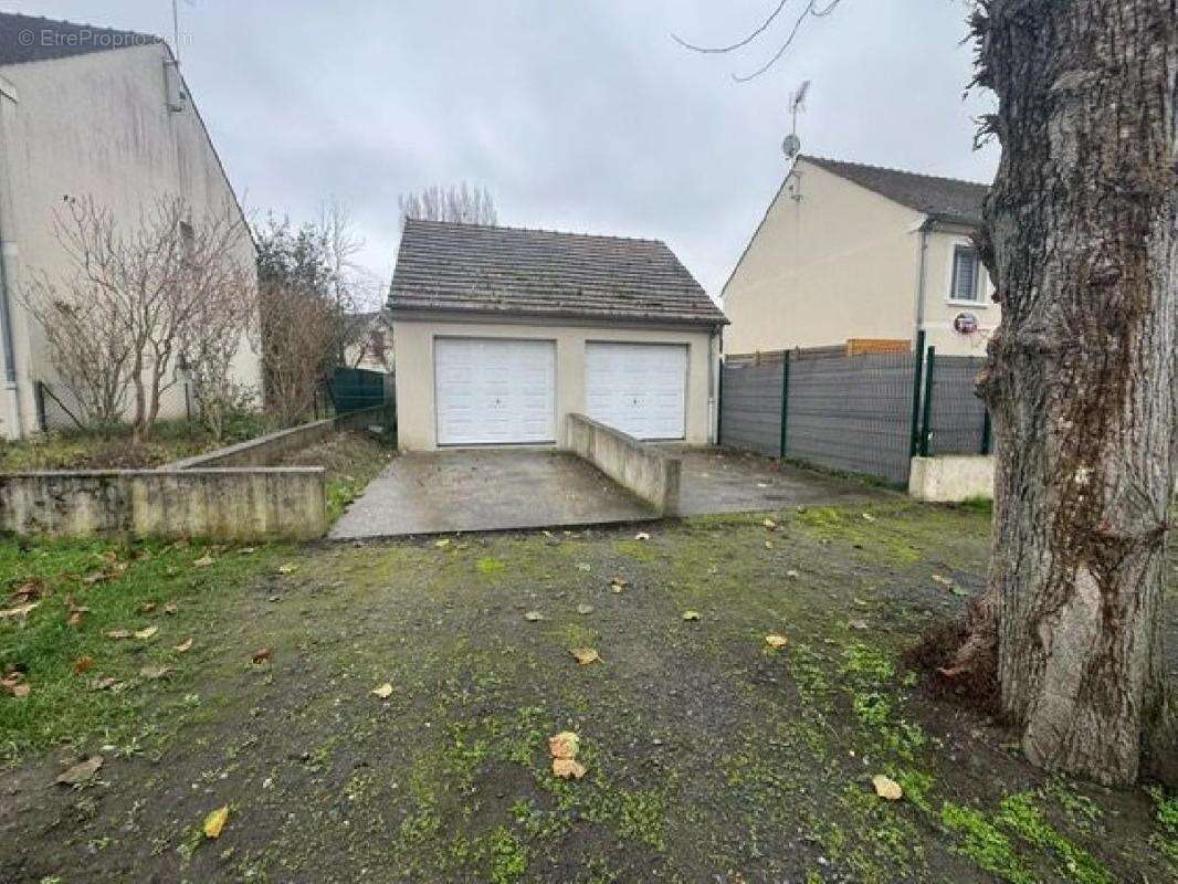 Maison à VILLENEUVE-SAINT-GERMAIN