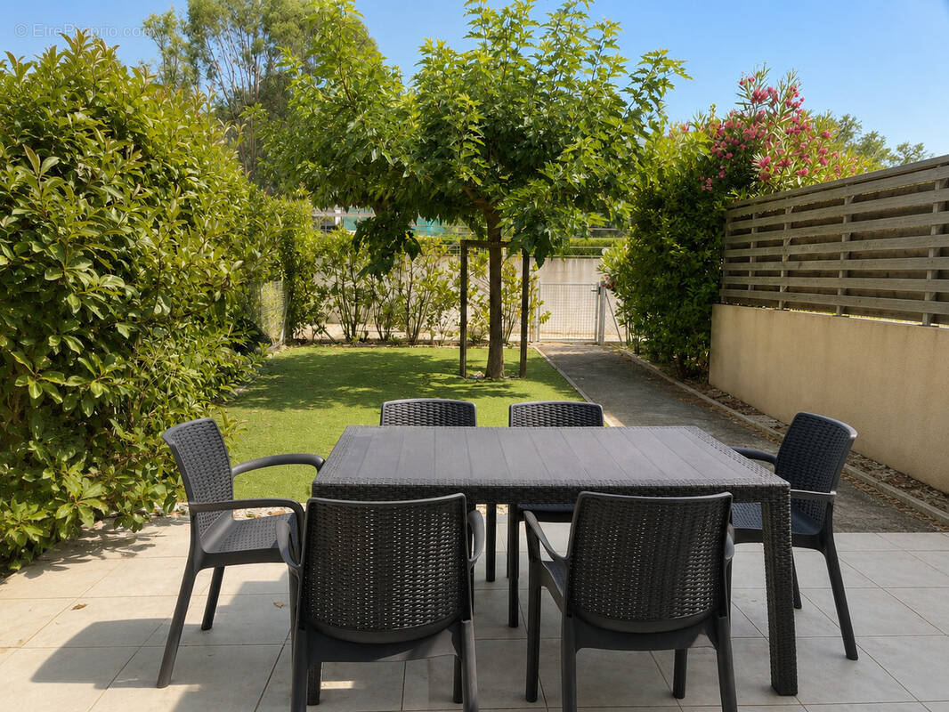 Le Pradet   Un appartement avec deux espaces extérieurs, comme une petite maison ! - photo 7