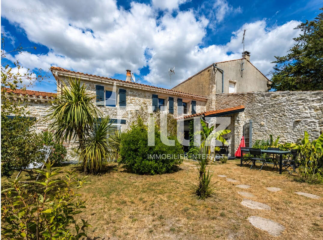 Charentaise en pierre de 155 m2 : L'authenticité sans compromis - photo 12
