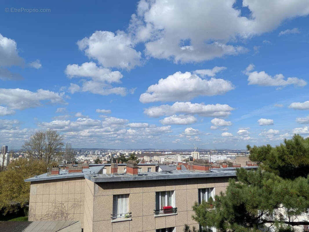 Appartement à LES LILAS