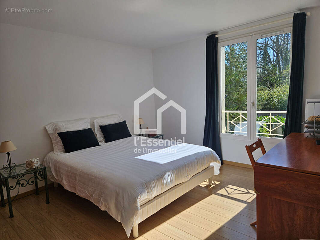 Maison à VERNEUIL-SUR-SEINE