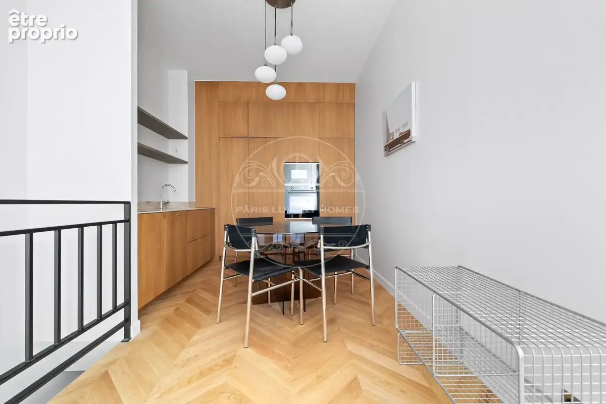 Superbe loft avec verrière à Paris 1er ! - photo 7