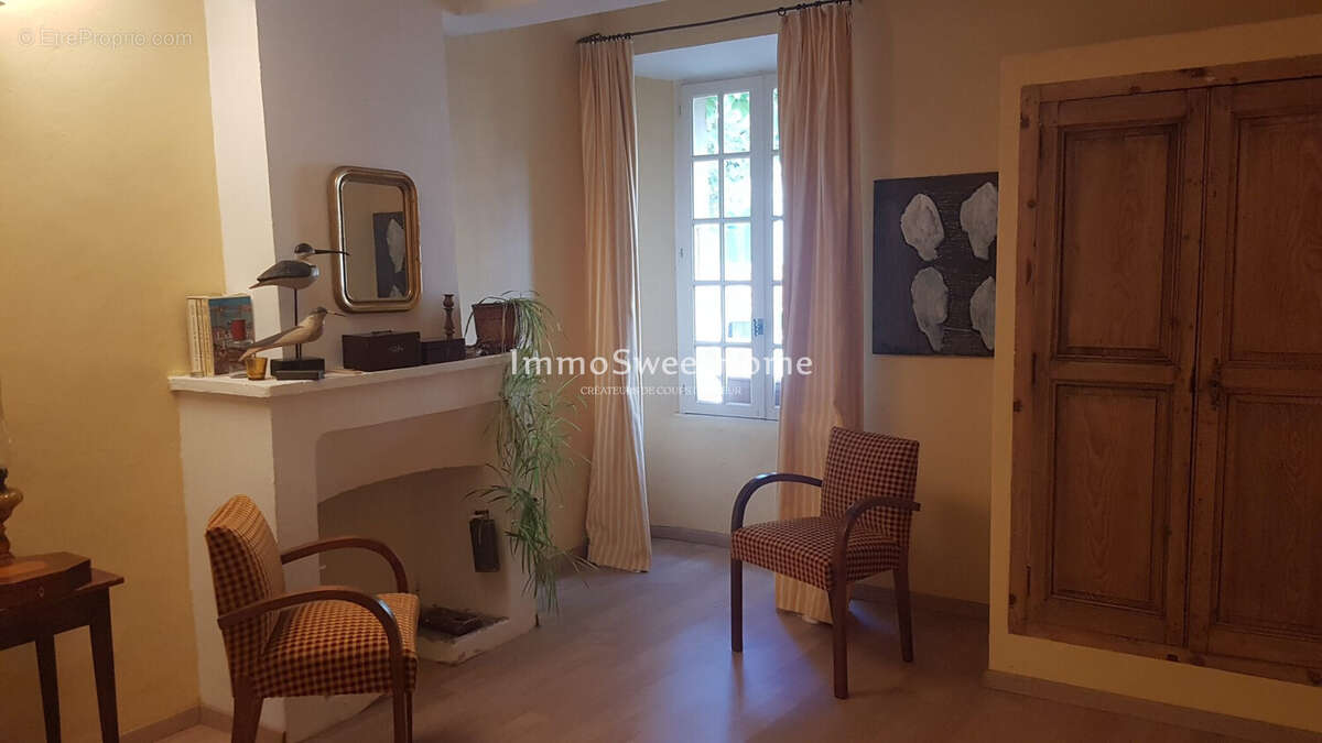 Maison à MIRABEL-AUX-BARONNIES