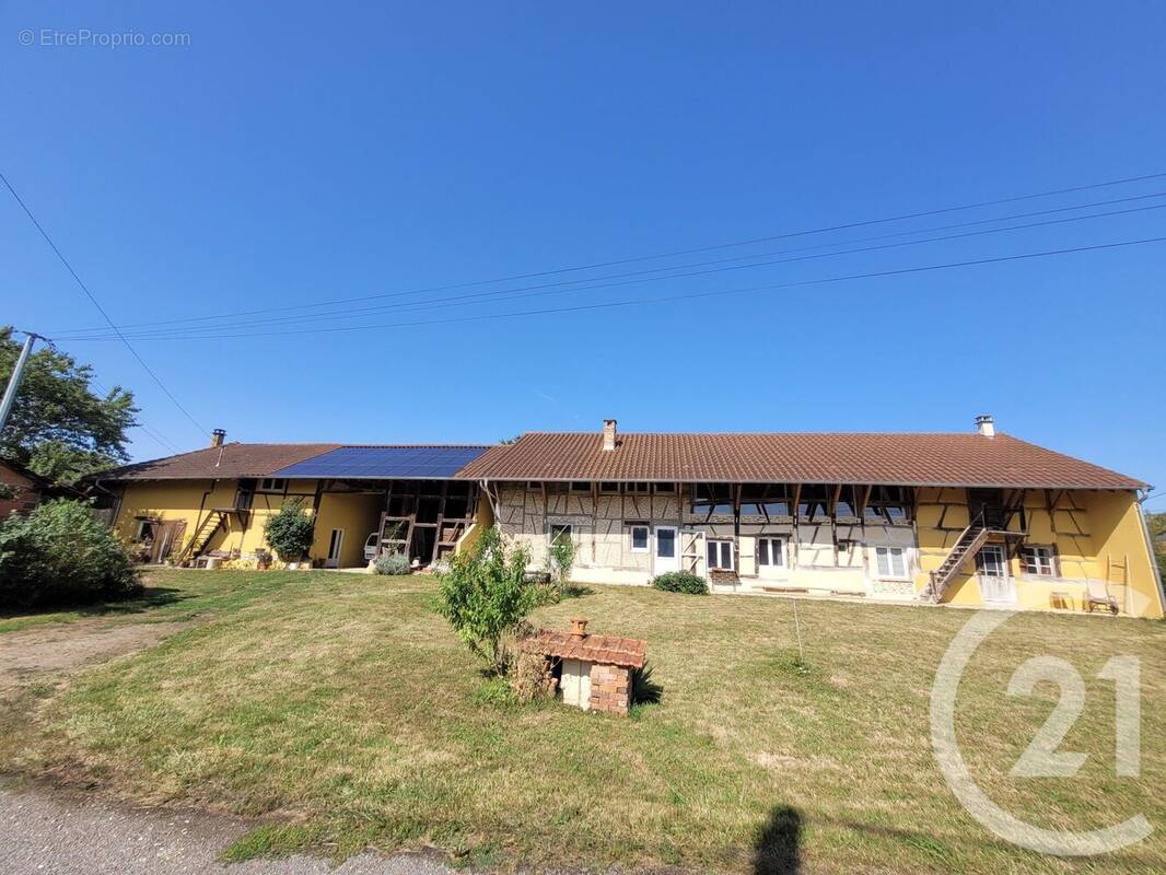 Maison 431 m² à Montpont-En-Bresse  - photo 2