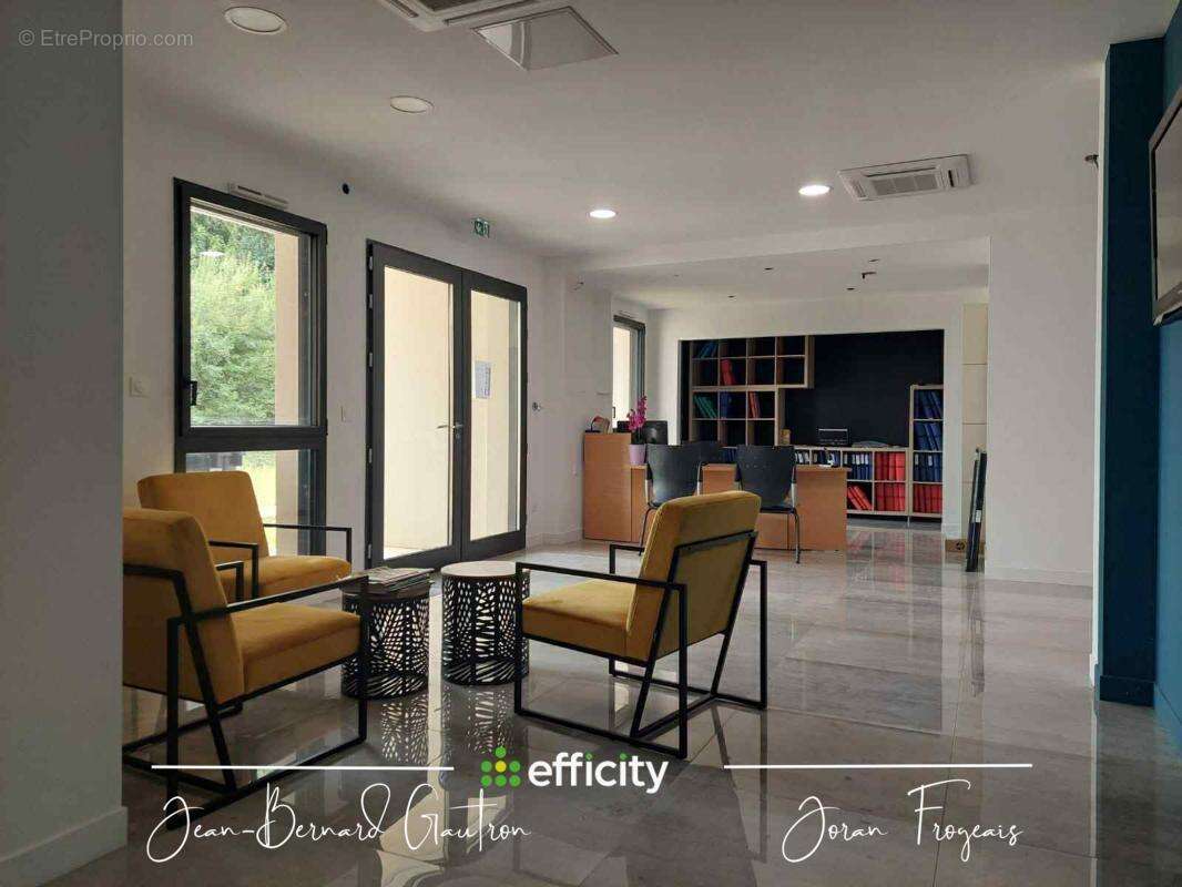 Commerce à LA CHAPELLE-DES-FOUGERETZ