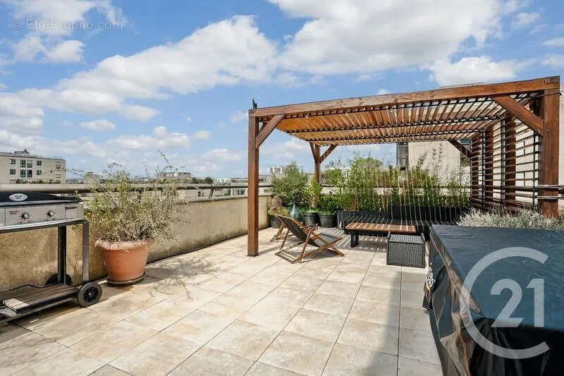 Appartement à LEVALLOIS-PERRET