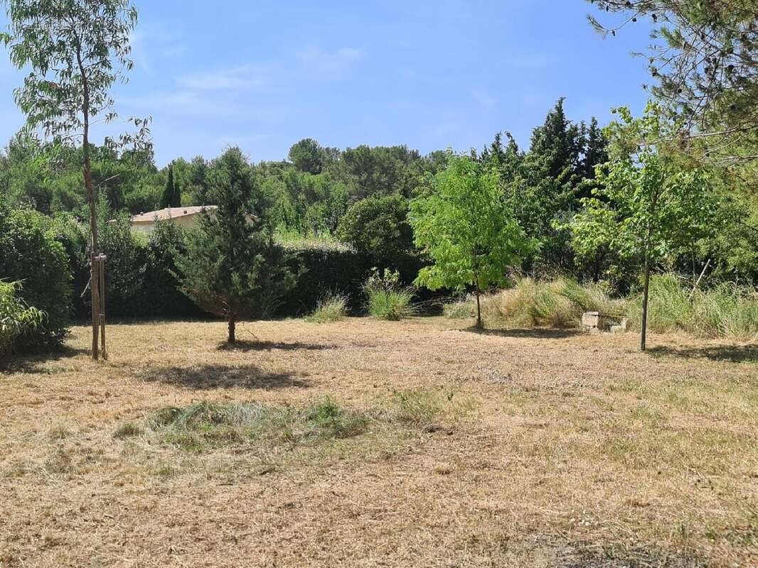 Terrain à VILLENEUVE-LES-AVIGNON