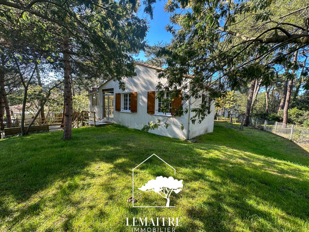 Maison à LES MATHES