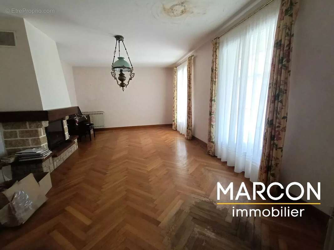 Maison à SAINT-MARC-A-FRONGIER