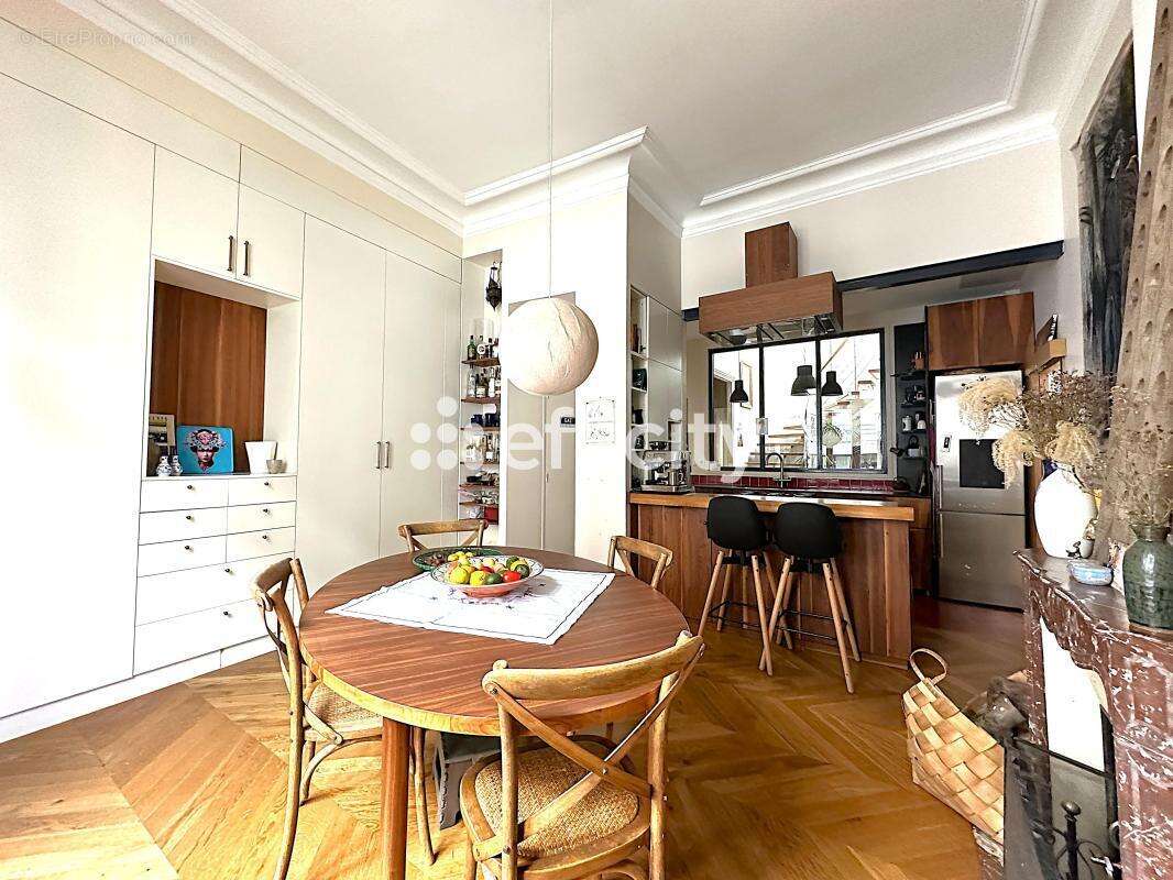 Appartement à PARIS-11E