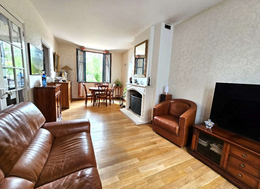 Maison à SAVIGNY-SUR-ORGE
