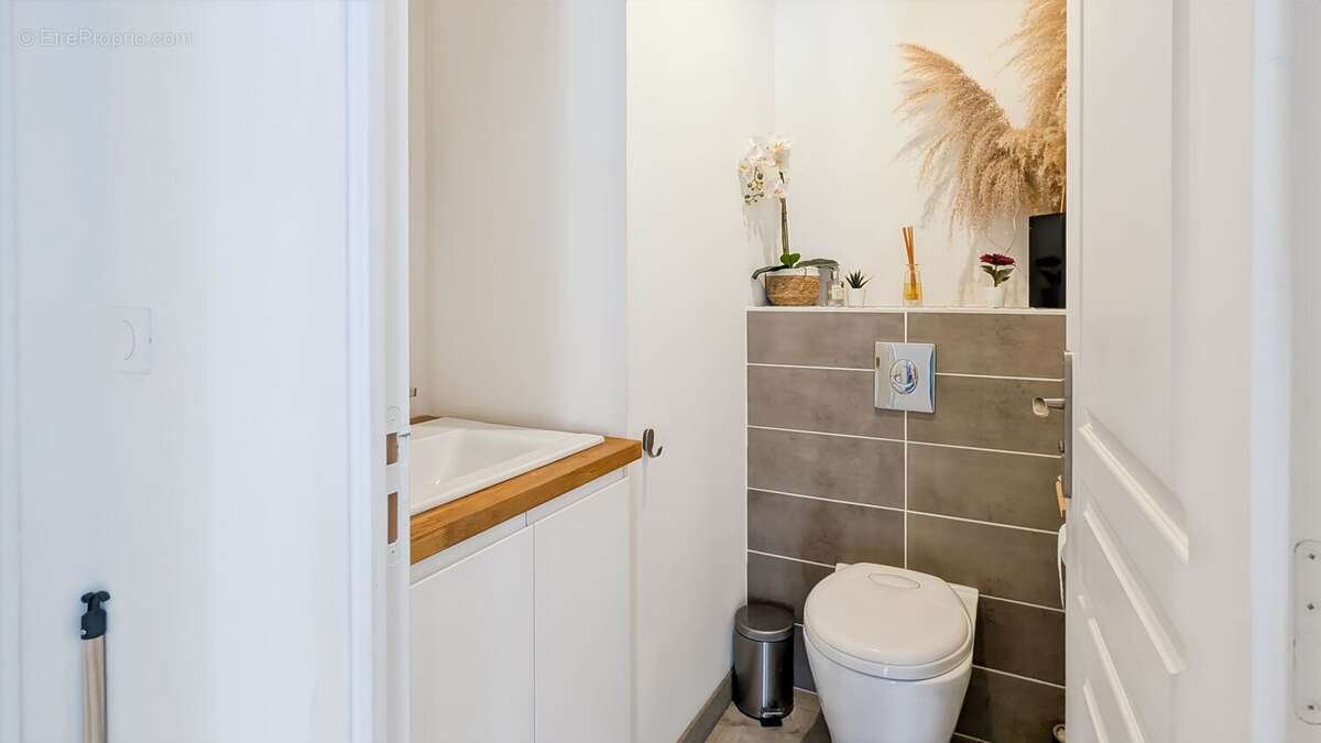 Maison 217 m² à Lentilly  - photo 10