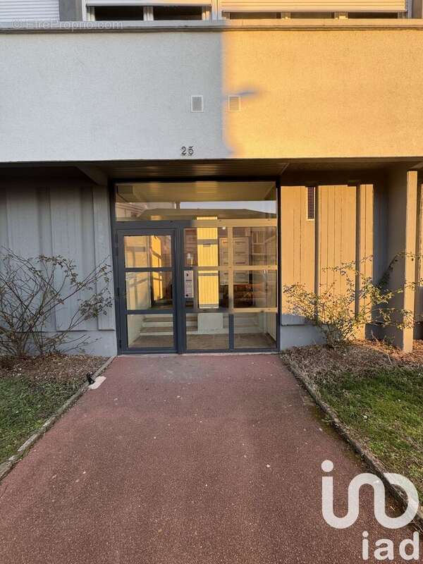 Photo 2 - Appartement à FLEURY-LES-AUBRAIS