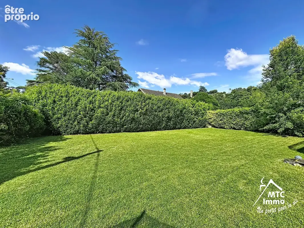 Photo Terrain à Cremieu au prix de 135 000€