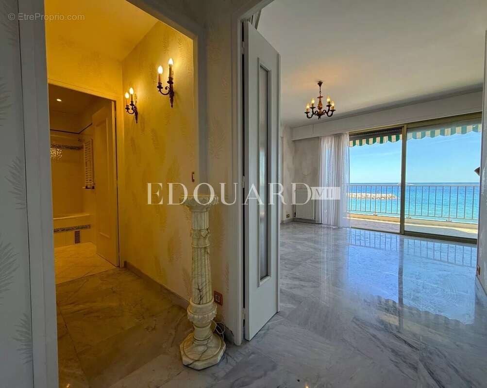 Appartement à ROQUEBRUNE-CAP-MARTIN